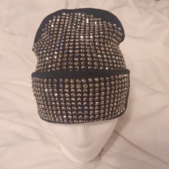 NEW!!! Women's Natasha rhinestone beanie! - Picture 1 of 6